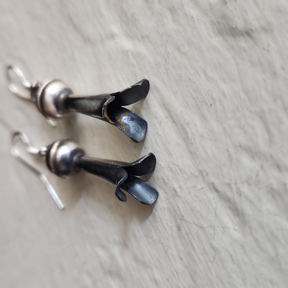 NWOT Native American Navajo Squash Blossom Sterling Earrings 🩵 - Picture 5 of 10